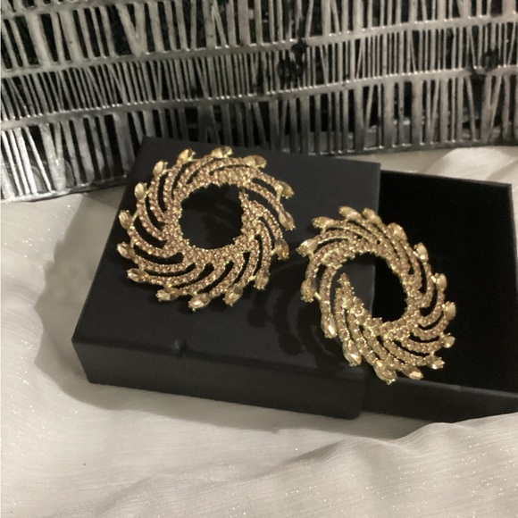 🥂Gold Tone Champagne Colored Crystal Spiral Fan Firework Earrings - Picture 5 of 13